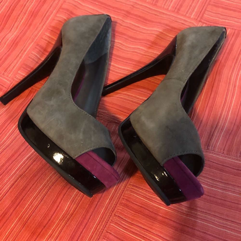Jessica Simpson Edith Heels ๐ - Picture 2 of 2